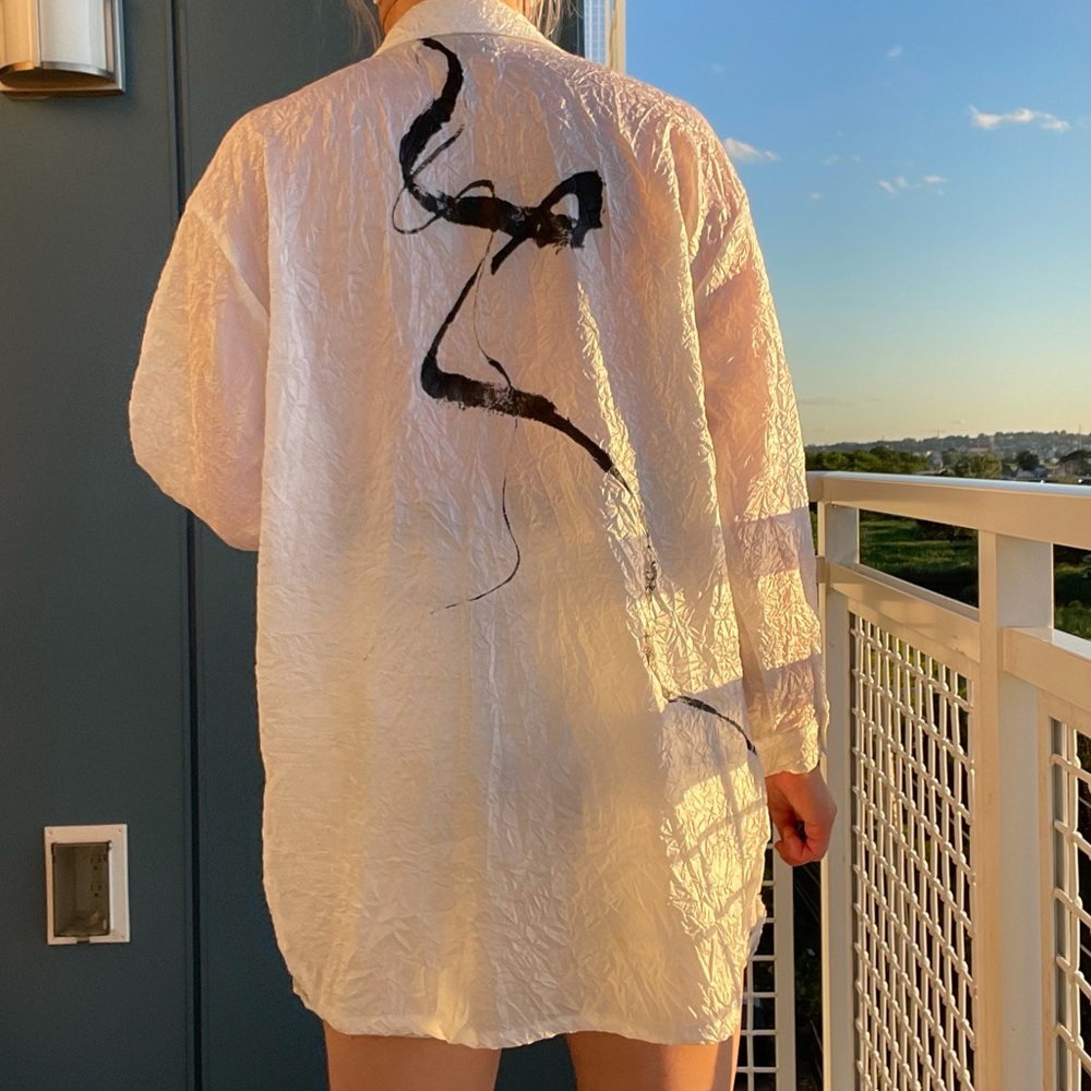 Vintage White Black Abstract Print Crinkle Shirt - Picture 4 of 7